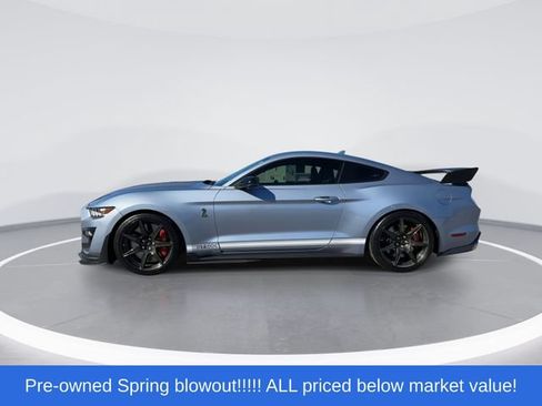 Used 2022 Ford Mustang Shelby GT500 w/ Carbon Fiber Track Pack RWD image 5