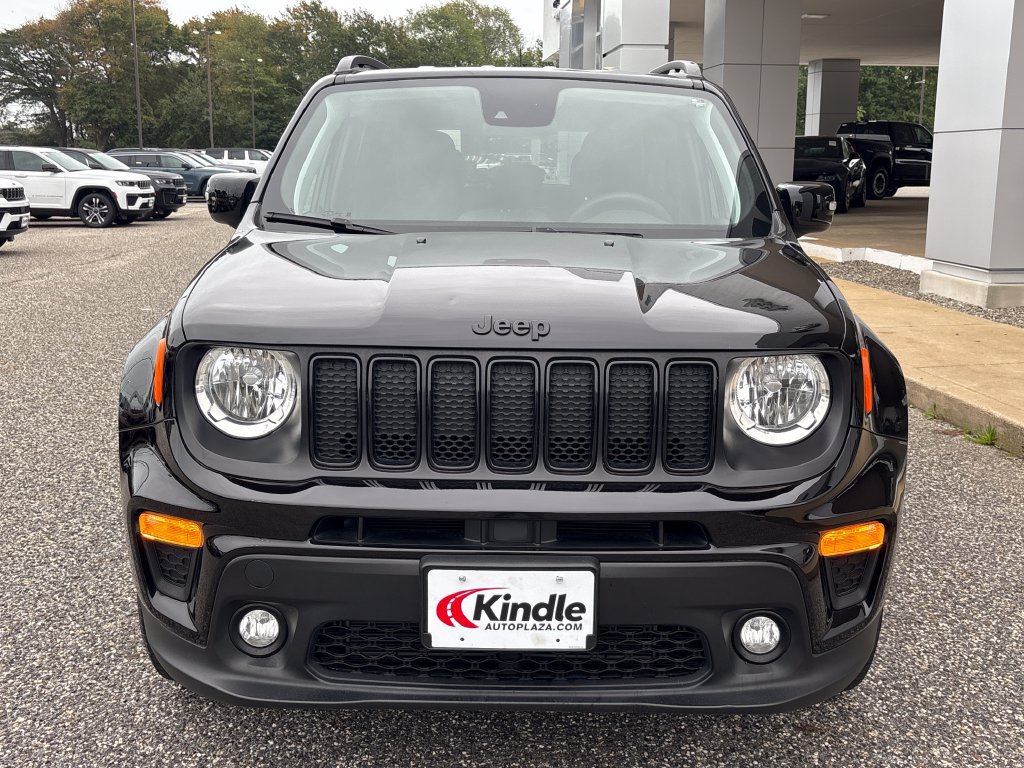 Used 2023 Jeep Renegade Altitude AWD/4WD image 2