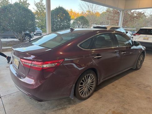 Used 2016 Toyota Avalon Limited image 3