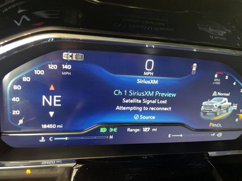 Used 2024 Chevrolet Silverado 2500 LT w/ Convenience Package image 9