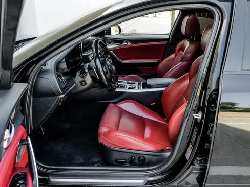 Used 2019 Kia Stinger GT1 RWD image 4