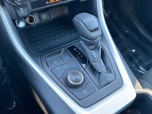 Used 2025 Toyota RAV4 LE image 37