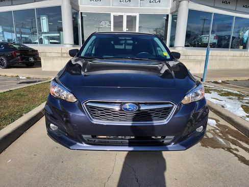 Used 2017 Subaru Impreza 2.0i image 2
