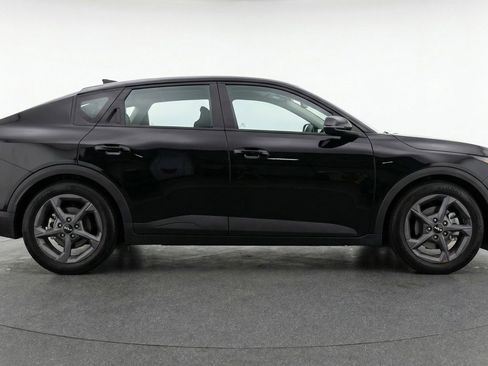 Used 2025 Kia K4 FWD image 11