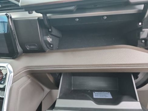 Used 2024 GMC Sierra 2500 Denali w/ Denali Reserve Package image 11