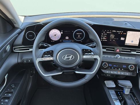 New 2026 Hyundai Elantra Limited FWD image 18