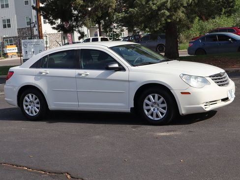 Used 2008 Chrysler Sebring LX FWD image 2