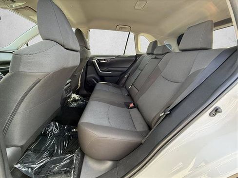 Used 2025 Toyota RAV4 XLE FWD image 21