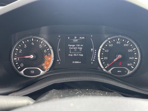 Used 2018 Jeep Renegade Latitude image 6