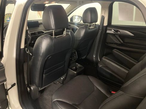 Used 2023 MAZDA CX-9 Touring image 15