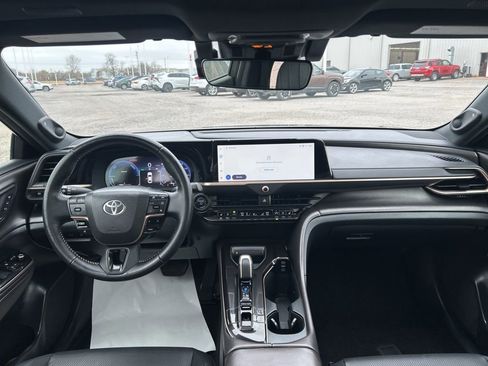 Used 2026 Toyota Crown AWD/4WD image 31