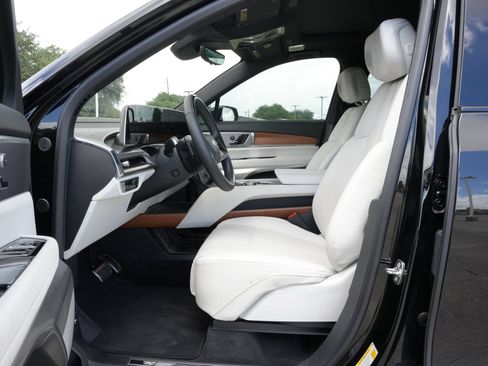 Used 2026 Cadillac Vistiq Sport AWD/4WD image 18