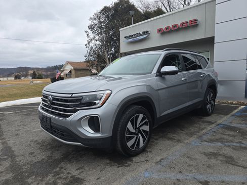 Used 2025 Volkswagen Atlas SE image 8