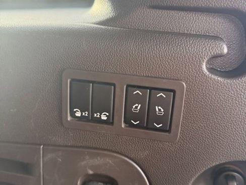 Used 2019 Chevrolet Suburban Premier image 20