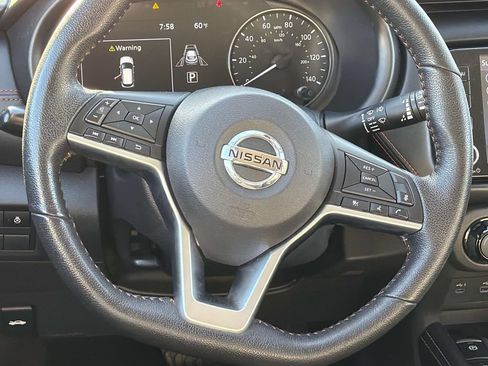 Used 2021 Nissan Kicks SR w/ SR Premium Package FWD image 9