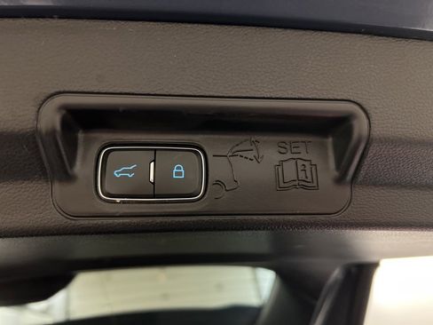 Certified 2021 Ford Explorer XLT w/ Equipment Group 202A image 36