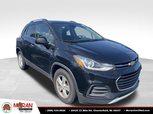 Used 2019 Chevrolet Trax LT w/ LT Convenience Package FWD image 3