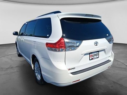 Used 2012 Toyota Sienna XLE w/ Entertainment Pkg FWD image 10