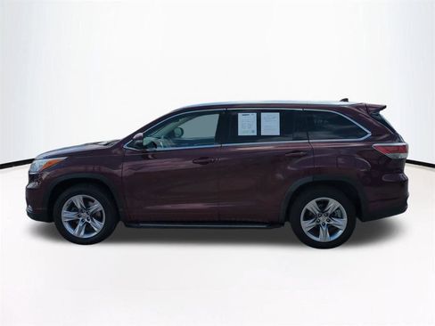 Used 2015 Toyota Highlander Limited w/ Driver Technology Package FWD image 8