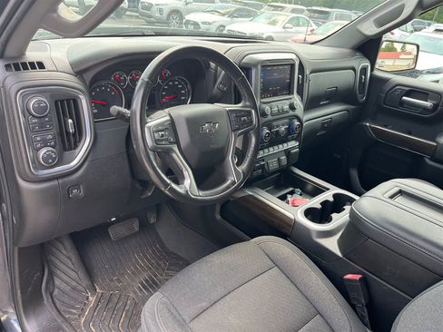 Used 2021 Chevrolet Silverado 1500 RST AWD/4WD image 2