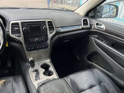 Used 2012 Jeep Grand Cherokee Laredo AWD/4WD image 16