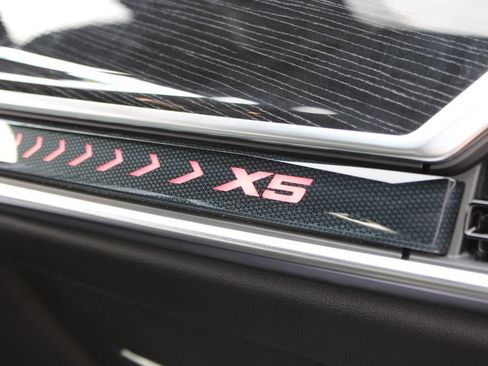 Used 2026 BMW X5 xDrive40i w/ M Sport Package AWD/4WD image 19