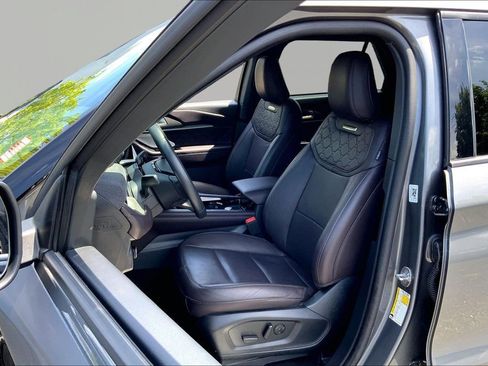 Used 2025 Ford Explorer Platinum w/ LUX Leather Package AWD/4WD image 15