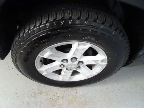 Used 2016 GMC Acadia SLE AWD/4WD image 28