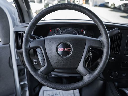 Used 2023 GMC Savana 2500 image 33