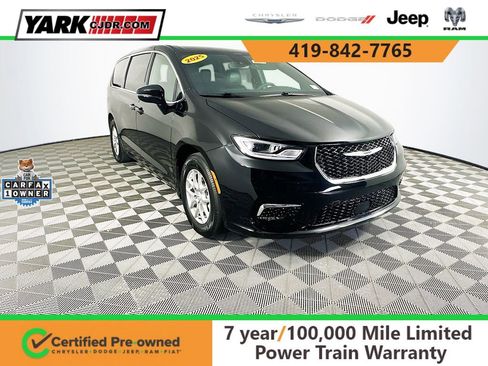 Certified 2025 Chrysler Pacifica Select image 1