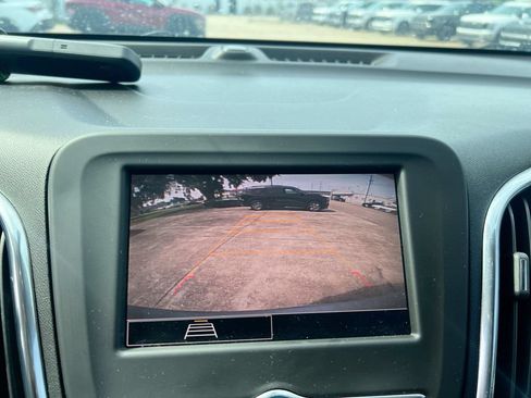 Used 2022 Chevrolet Equinox LT FWD image 20