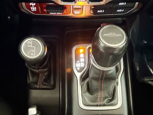 Used 2020 Jeep Gladiator Rubicon image 13