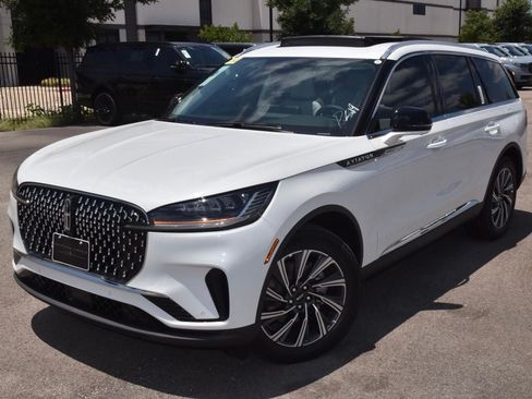 New 2026 Lincoln Aviator AWD image 12