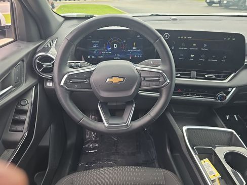 Certified 2025 Chevrolet Equinox LT AWD/4WD image 12