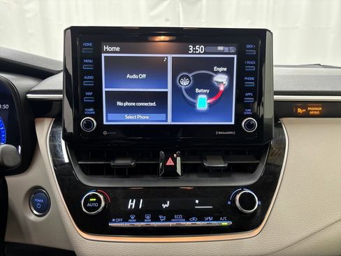 Used 2022 Toyota Corolla LE image 18