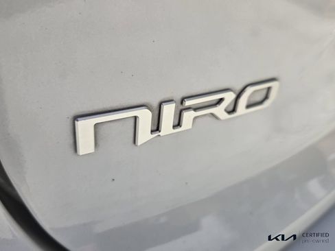 Certified 2023 Kia Niro EX Touring FWD image 16