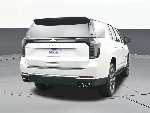 Used 2025 Chevrolet Tahoe High Country AWD/4WD image 13