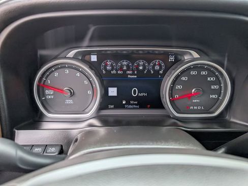 Used 2019 Chevrolet Silverado 1500 High Country w/ Technology Package image 17