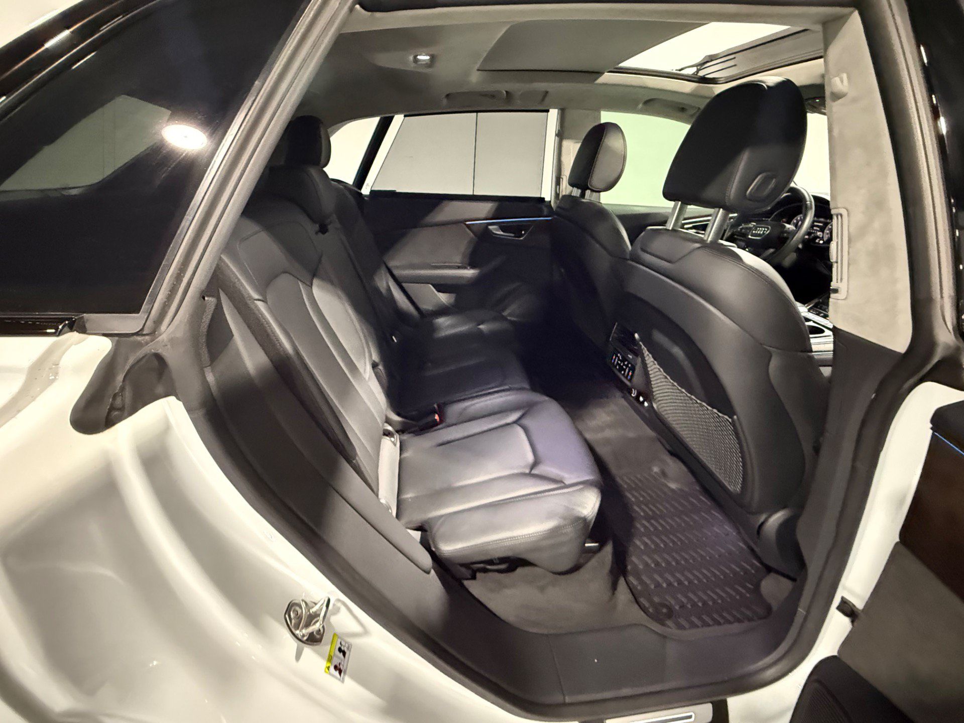 Used 2019 Audi Q8 Prestige w/ Luxury Package AWD/4WD image 54