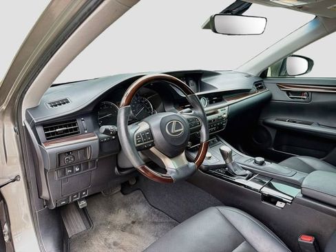 Used 2016 Lexus ES 350 w/ Premium Package w/Wood Trim FWD image 24