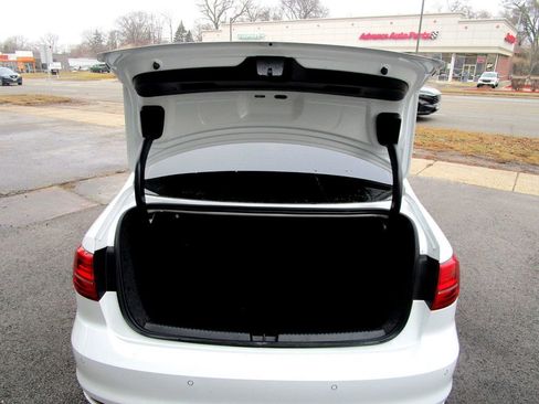 Used 2018 Volkswagen Jetta GLI image 31