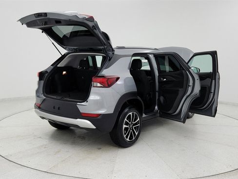 Used 2025 Chevrolet TrailBlazer LT AWD/4WD image 11