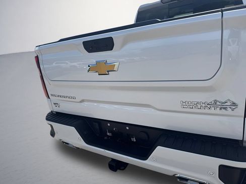 Used 2023 Chevrolet Silverado 1500 High Country w/ Technology Package AWD/4WD image 33