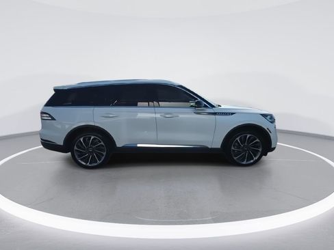 Used 2021 Lincoln Aviator Reserve w/ Equipment Group 201A AWD/4WD image 9