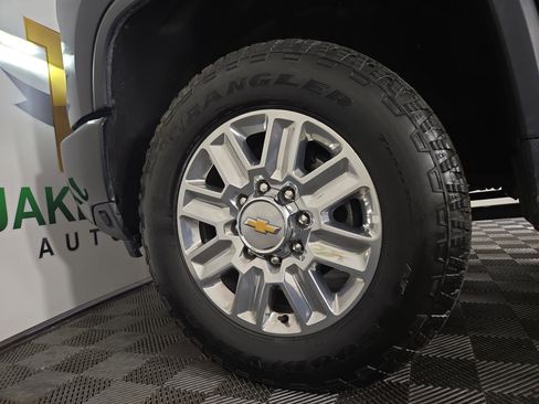 Used 2025 Chevrolet Silverado 3500 High Country w/ Technology Package image 32