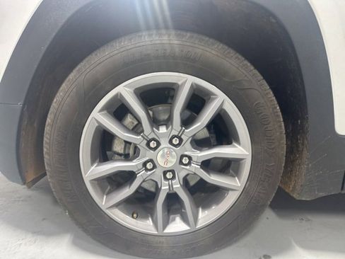 Used 2022 GMC Terrain SLT image 11