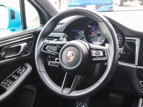 Used 2022 Porsche Macan image 20
