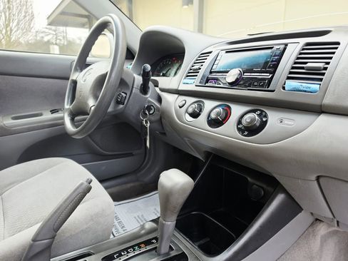 Used 2002 Toyota Camry LE image 14