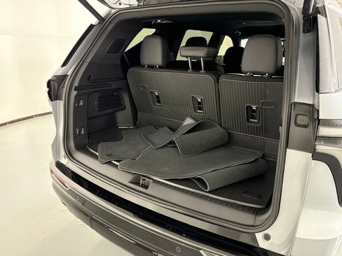 Used 2026 Chevrolet Traverse High Country w/ LPO, Floor Liner Package image 22