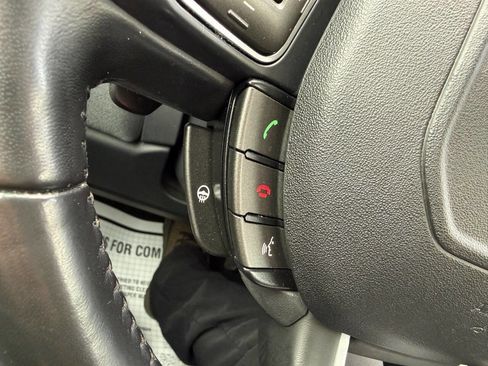 Used 2018 Land Rover Range Rover Evoque image 24